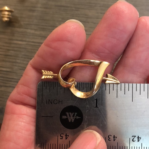 Vintage 1983 AVON Heart & Arrow Pin “Love Struck” - Picture 8 of 11